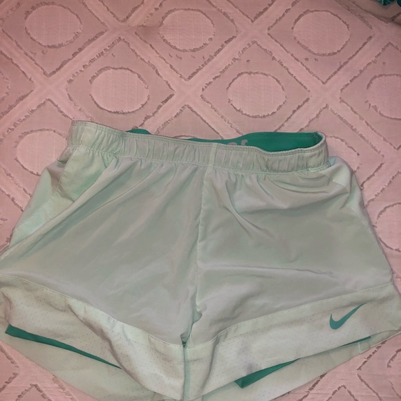 Nike shorts - Picture 2 of 6